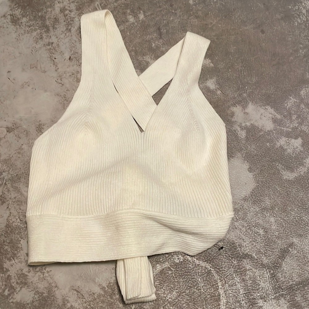 Studio 19 Francesca’s White Bow Top